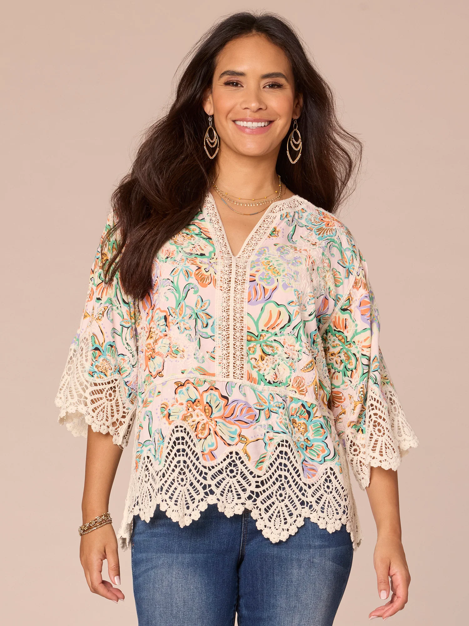 Three Quarter Sleeve V-Notch Neck Scallop Edge Printed Petite Woven Top - Legahigh