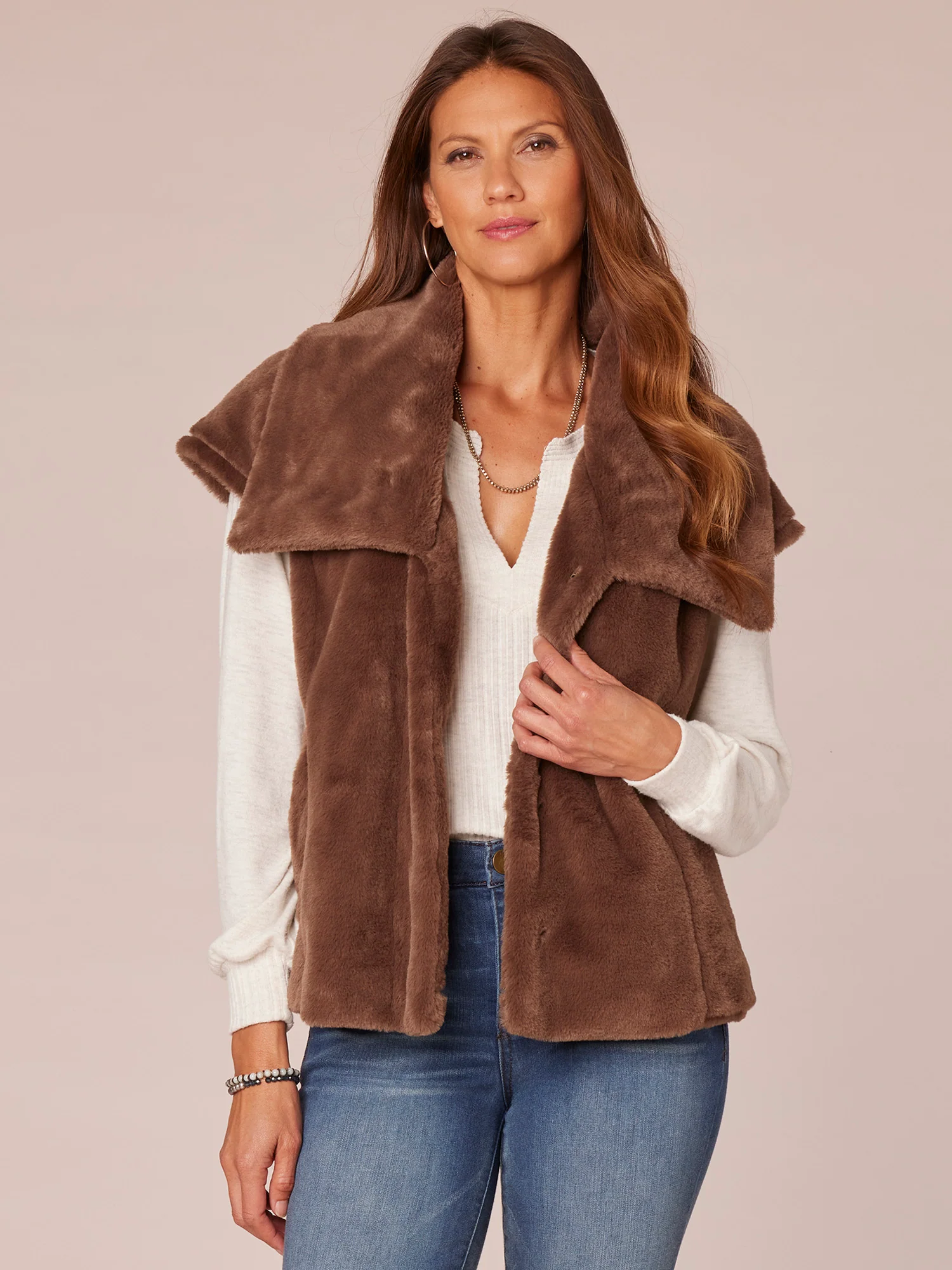Cap Sleeve Wide Shawl Collar Knit Vest with Princess Seaming - Legahigh