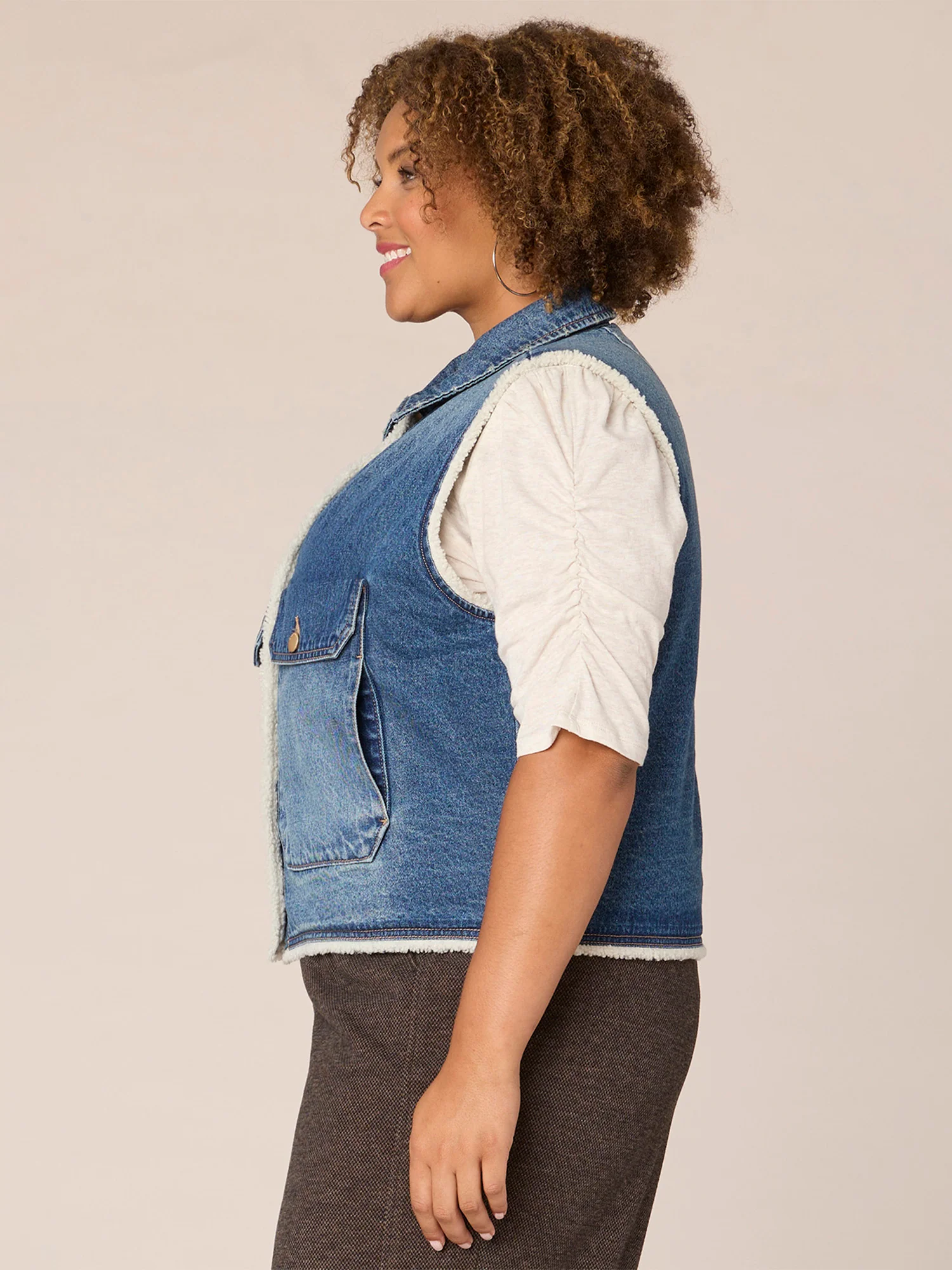 Button Front Oversized Pocket Plus Size Vest with Sherpa Lining - Legahigh