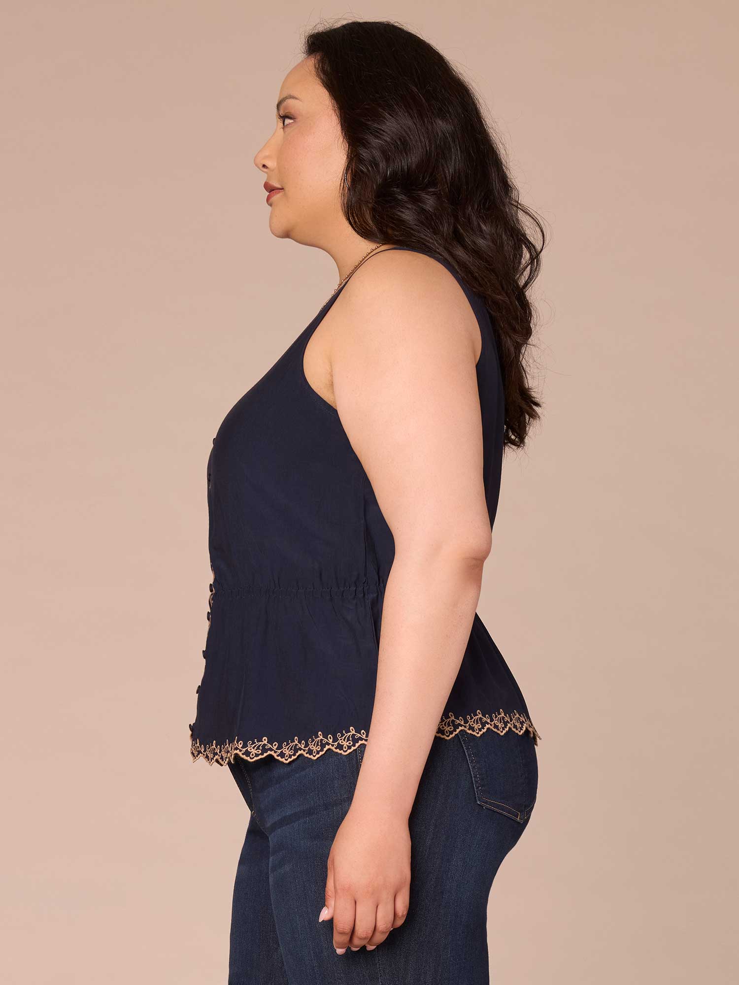 V-Neck Button Down Scallop Plus Size Woven Tank Top with Peplum Hem - Legahigh