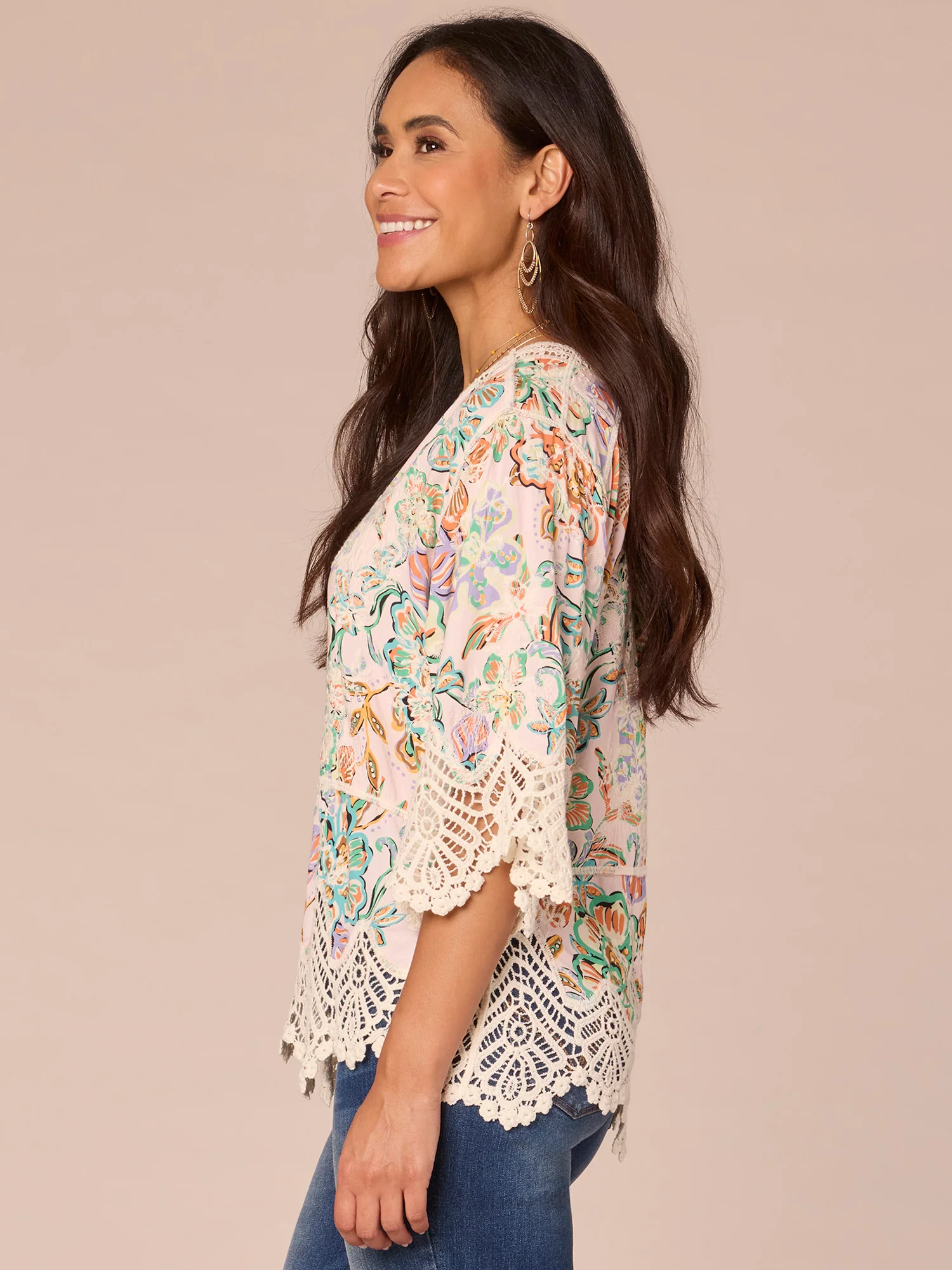 Three Quarter Sleeve V-Notch Neck Scallop Edge Printed Petite Woven Top - Legahigh