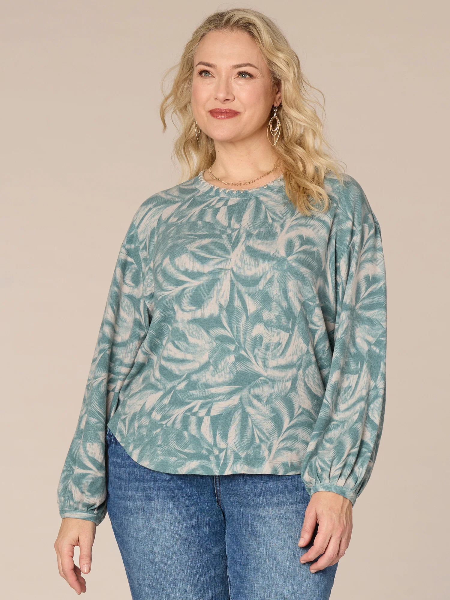 Long Banded Sleeve Scoop Neck Embroidered Printed Plus Size Knit Top - Legahigh
