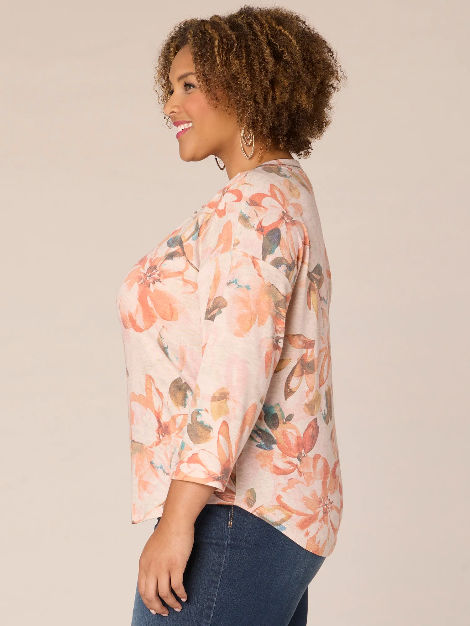 Three Quarter Sleeve Rounded V-Neck Floral Printed Plus Size Knit Top - Legahigh