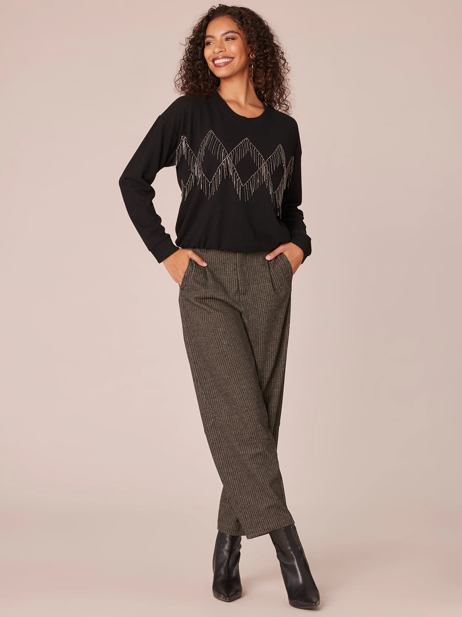 Long Sleeve Scoop Neck Rhinestone Fringe Motif Knit Top - Legahigh