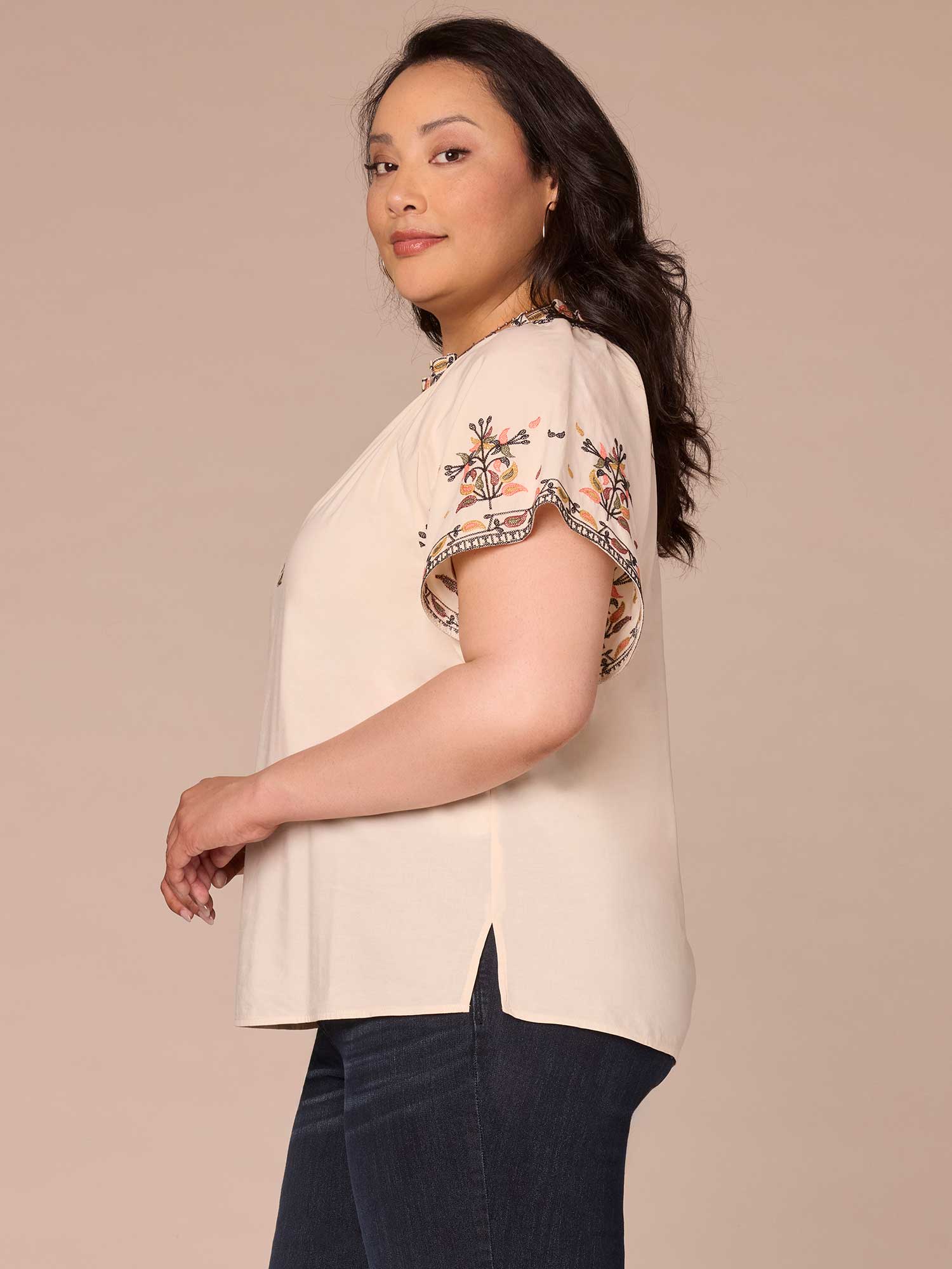 Short Batwing Sleeve Split Neck Embroidered Plus Size Woven Top - Legahigh
