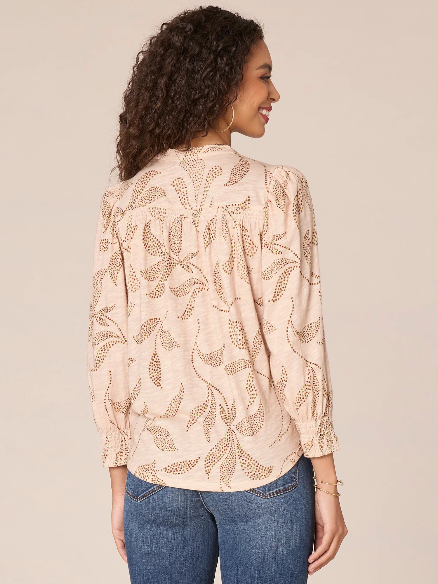 Three Quarter Sleeve Shell Tuck Embroidered V-Neck Printed Knit Top - Legahigh