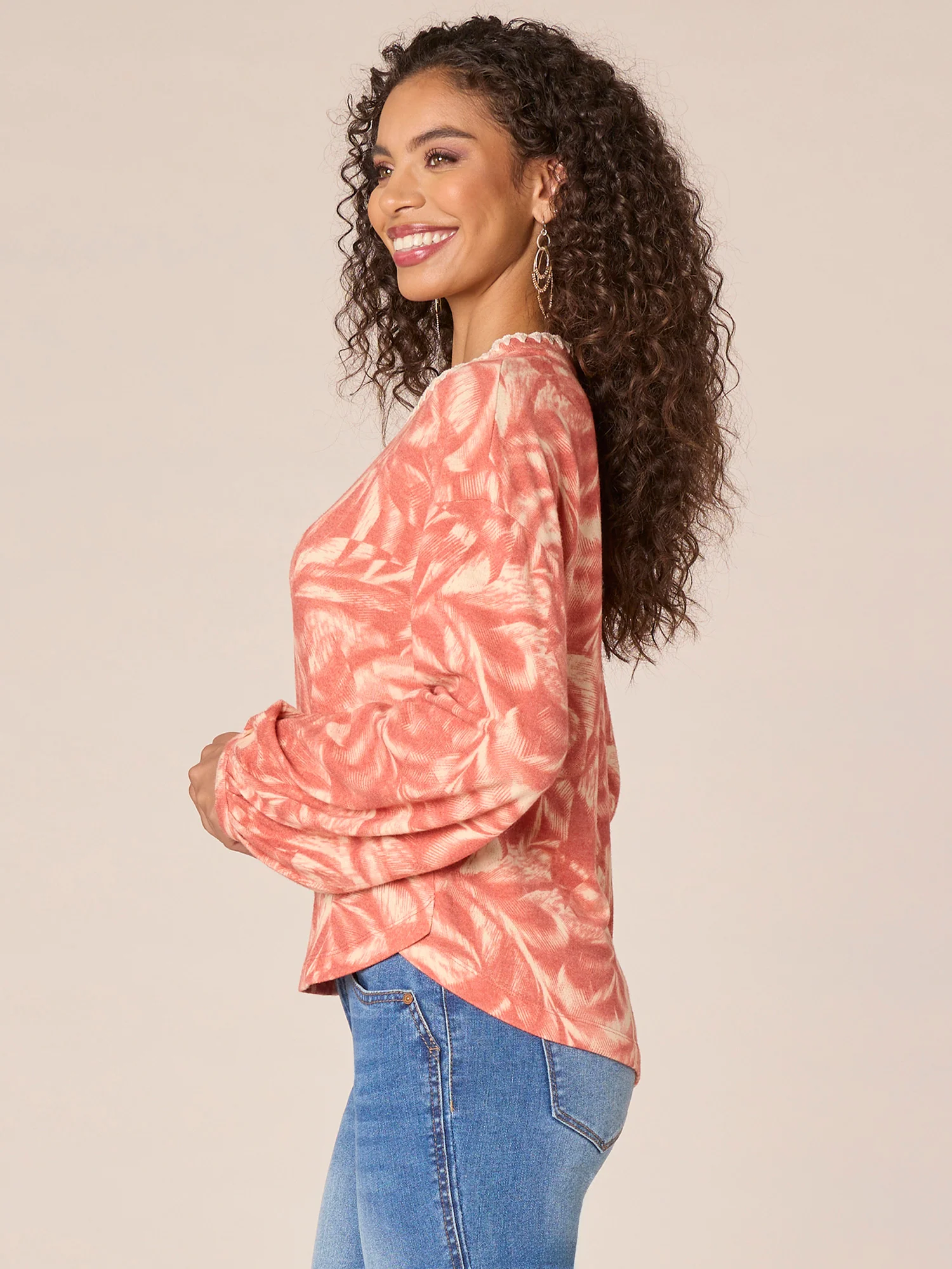 Long Sleeve Embroidered Scoop Neck Printed Hi-Low Knit Top - Legahigh
