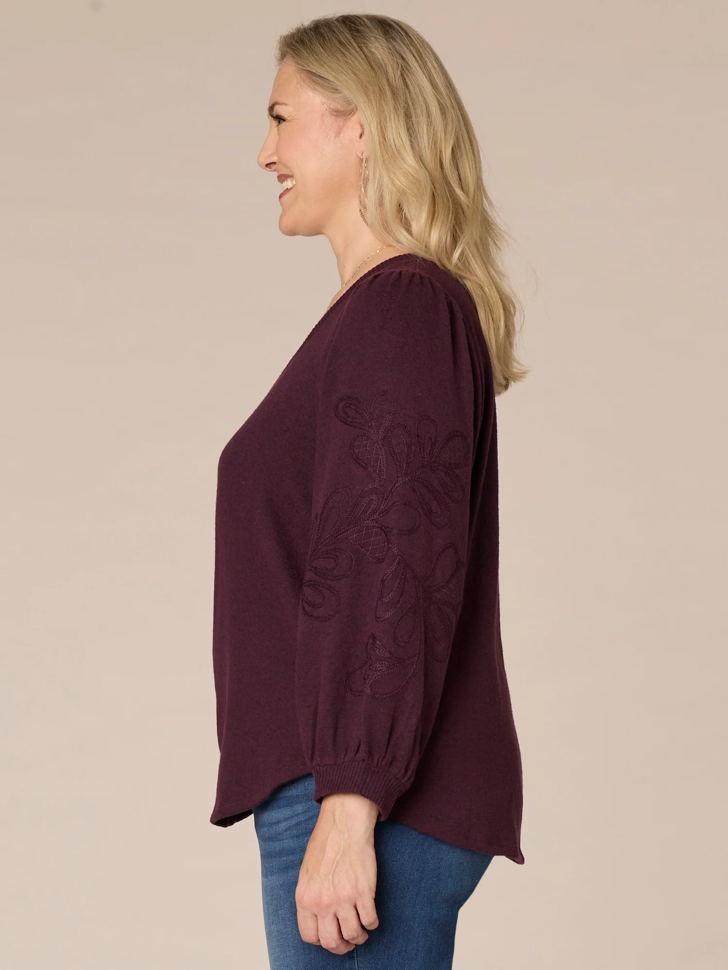 Long Blouson Sleeve Sweetheart Neck Shirtail Hem Plus Size Knit Top - Legahigh