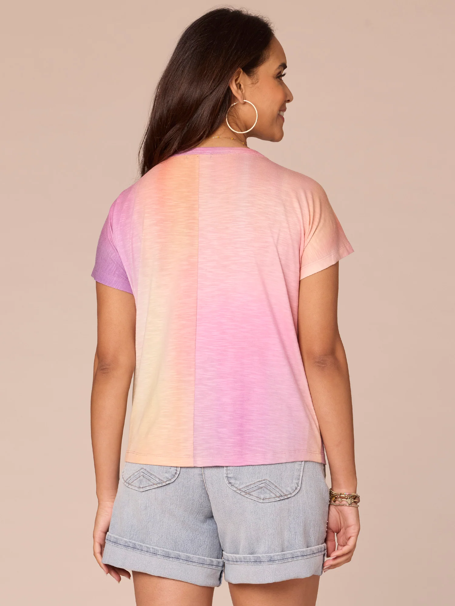 Short Sleeve Scoop Neck Twist Front Hem Placement Print Knit Top - Legahigh