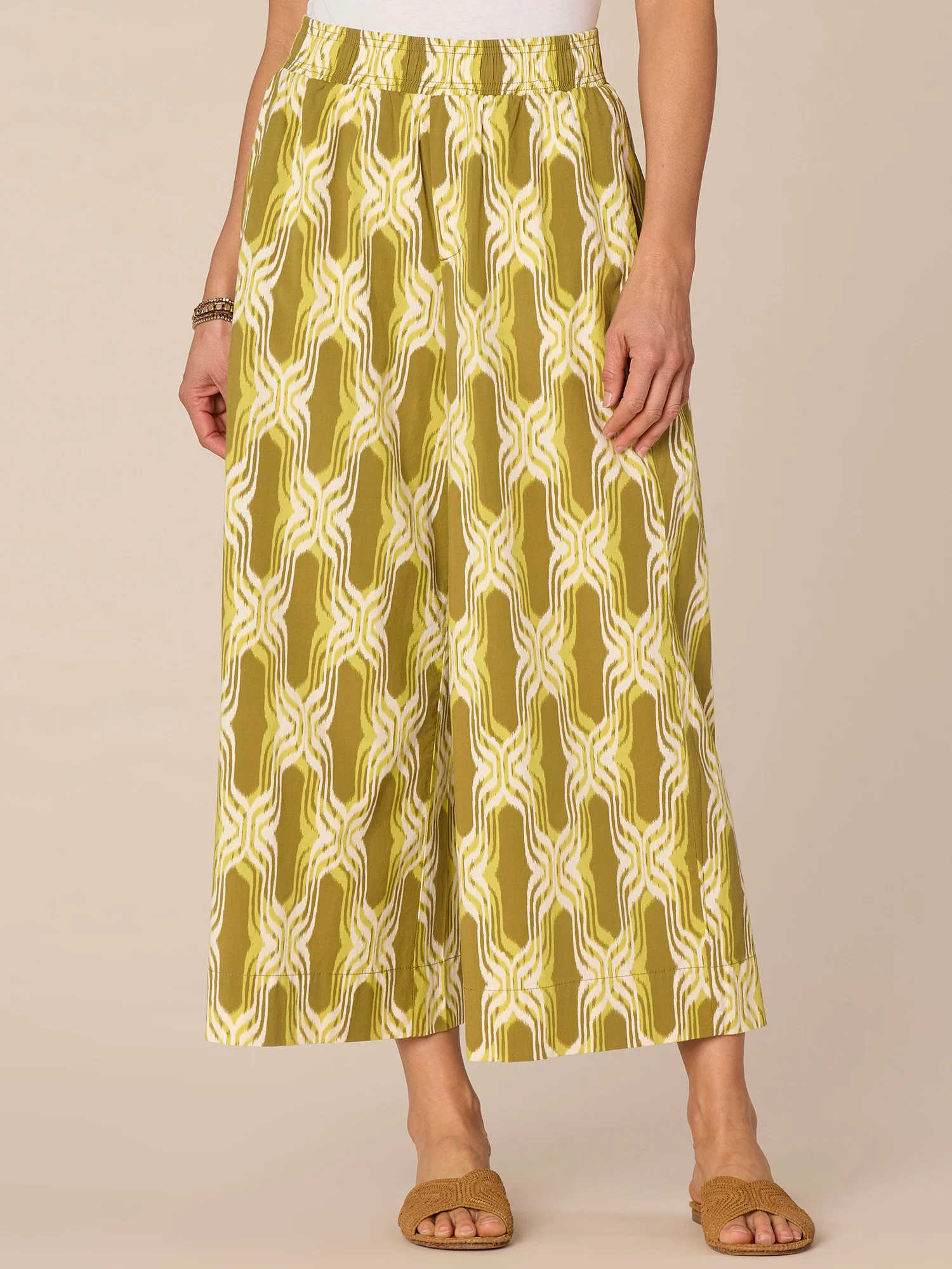 Skyrise Pleated Wide Cropped Glider Pants with Abstract Print - Legahigh