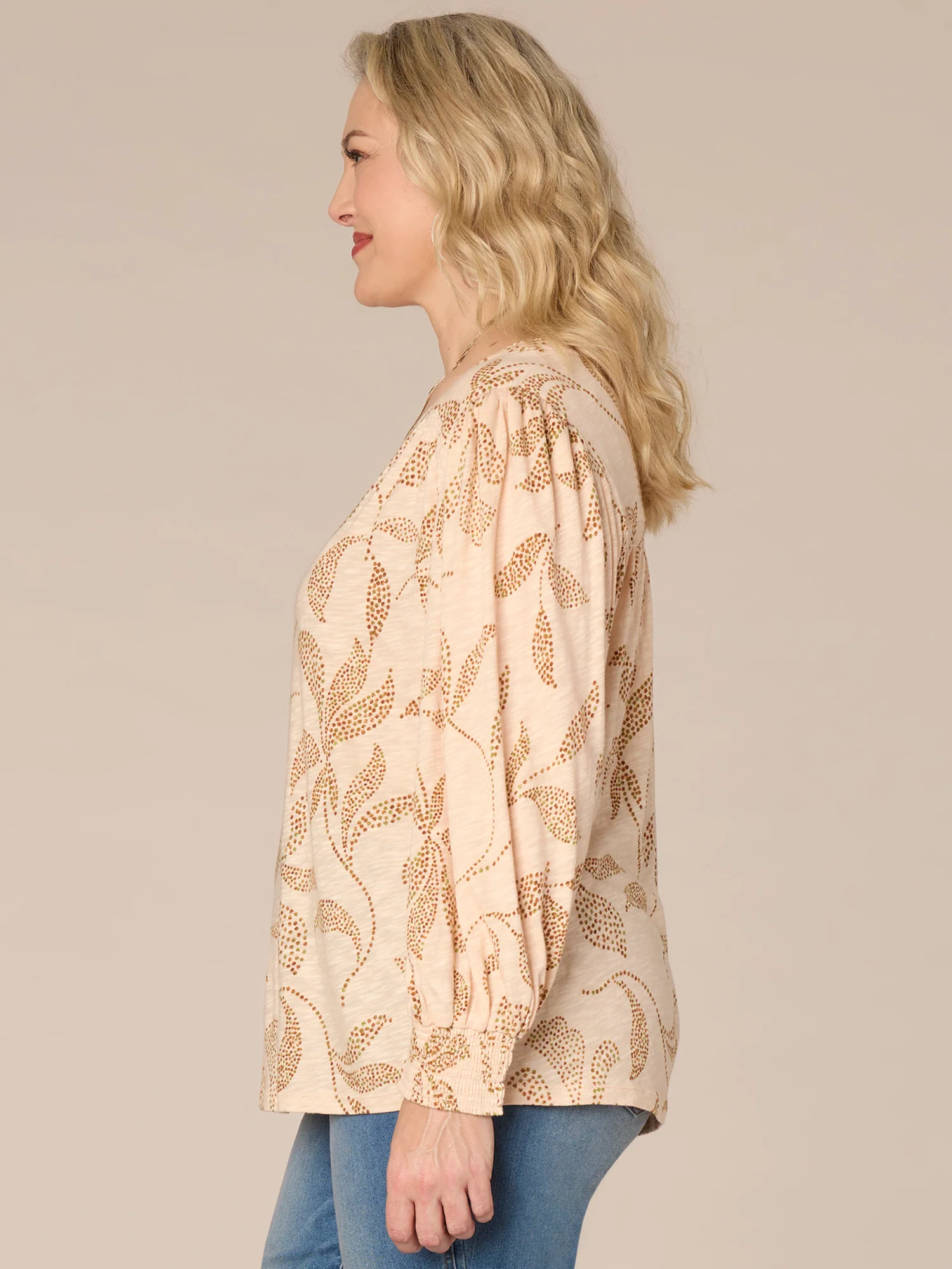 Cinched Sleeve Shell Tuck V-Neck Leaf Print Plus Size Knit Top - Legahigh