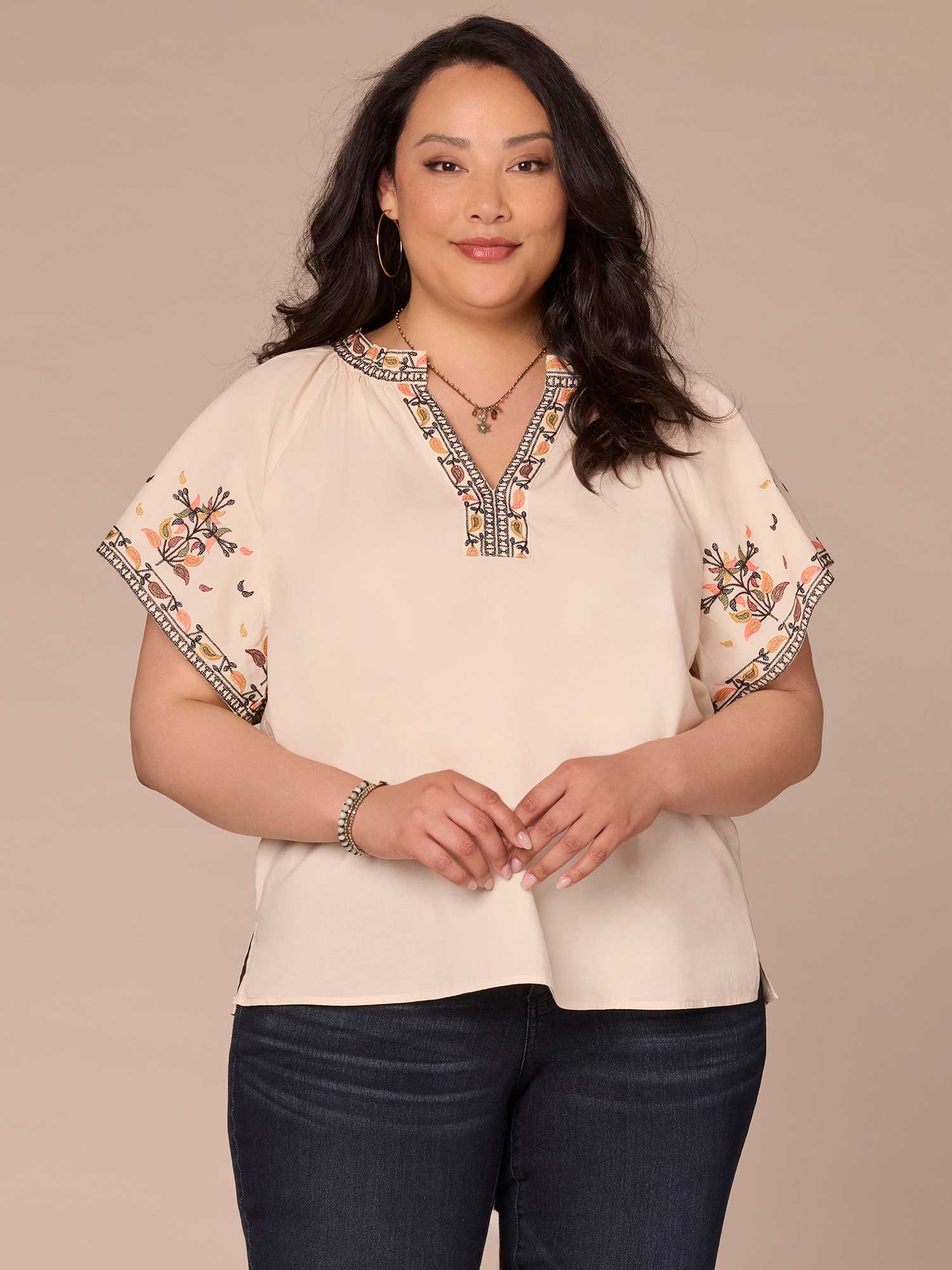 Short Batwing Sleeve Split Neck Embroidered Plus Size Woven Top - Legahigh