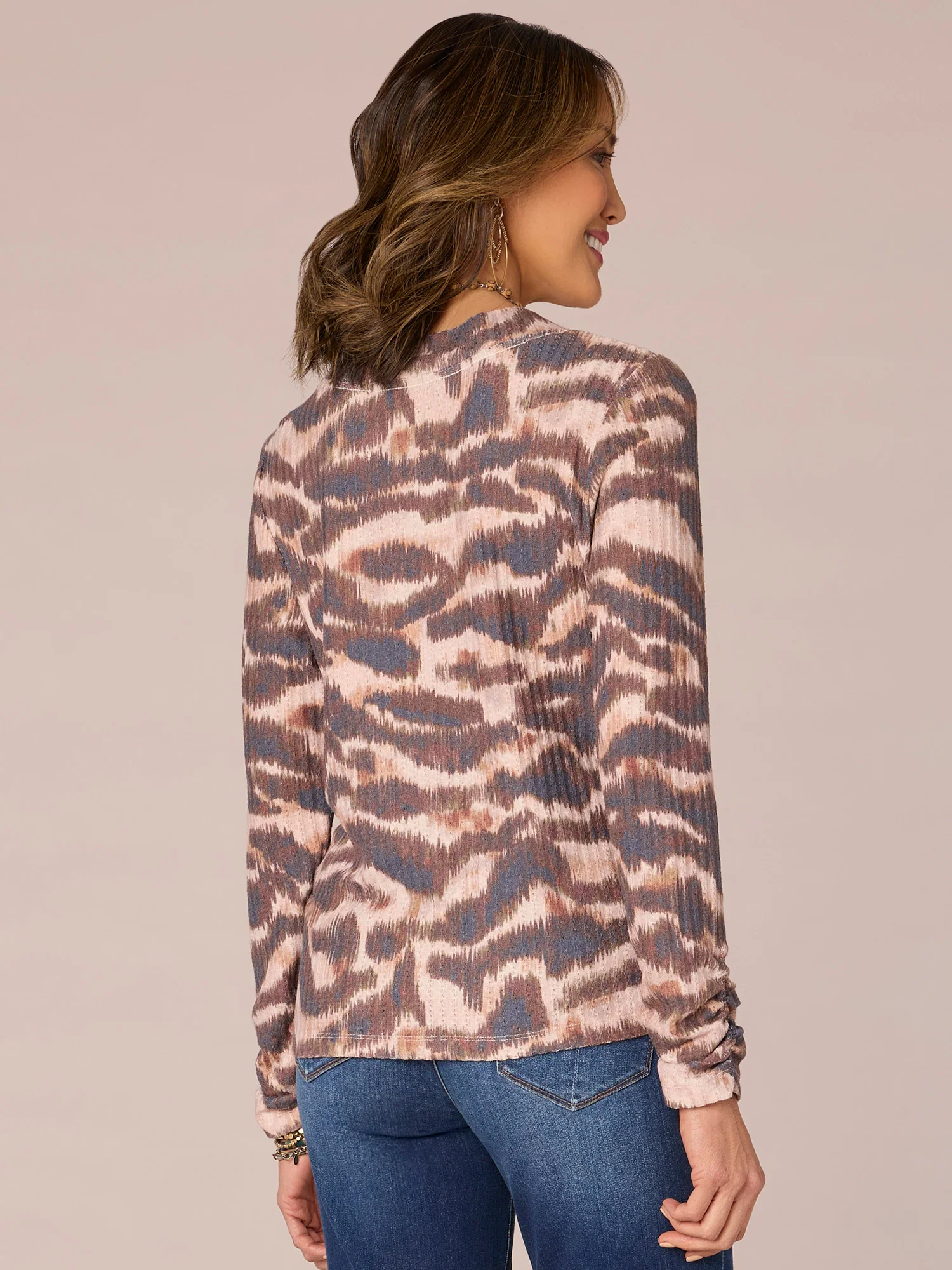 Long Sleeve Crew Neck Ruched Side Casing Abstract Print Knit Top - Legahigh