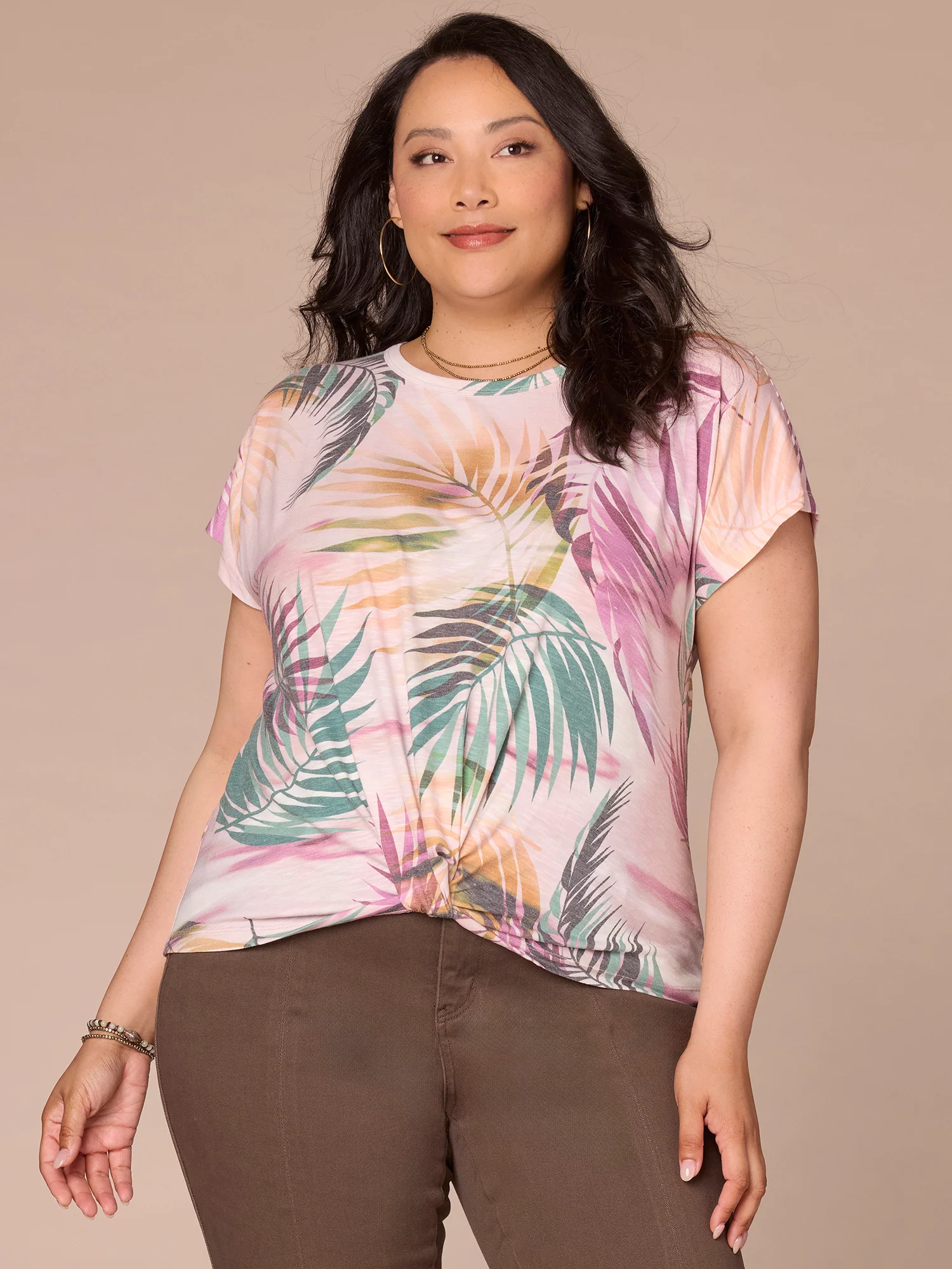 Extended Short Sleeve Scoop Neck Twist Hem Printed Plus Size Knit Top - Legahigh