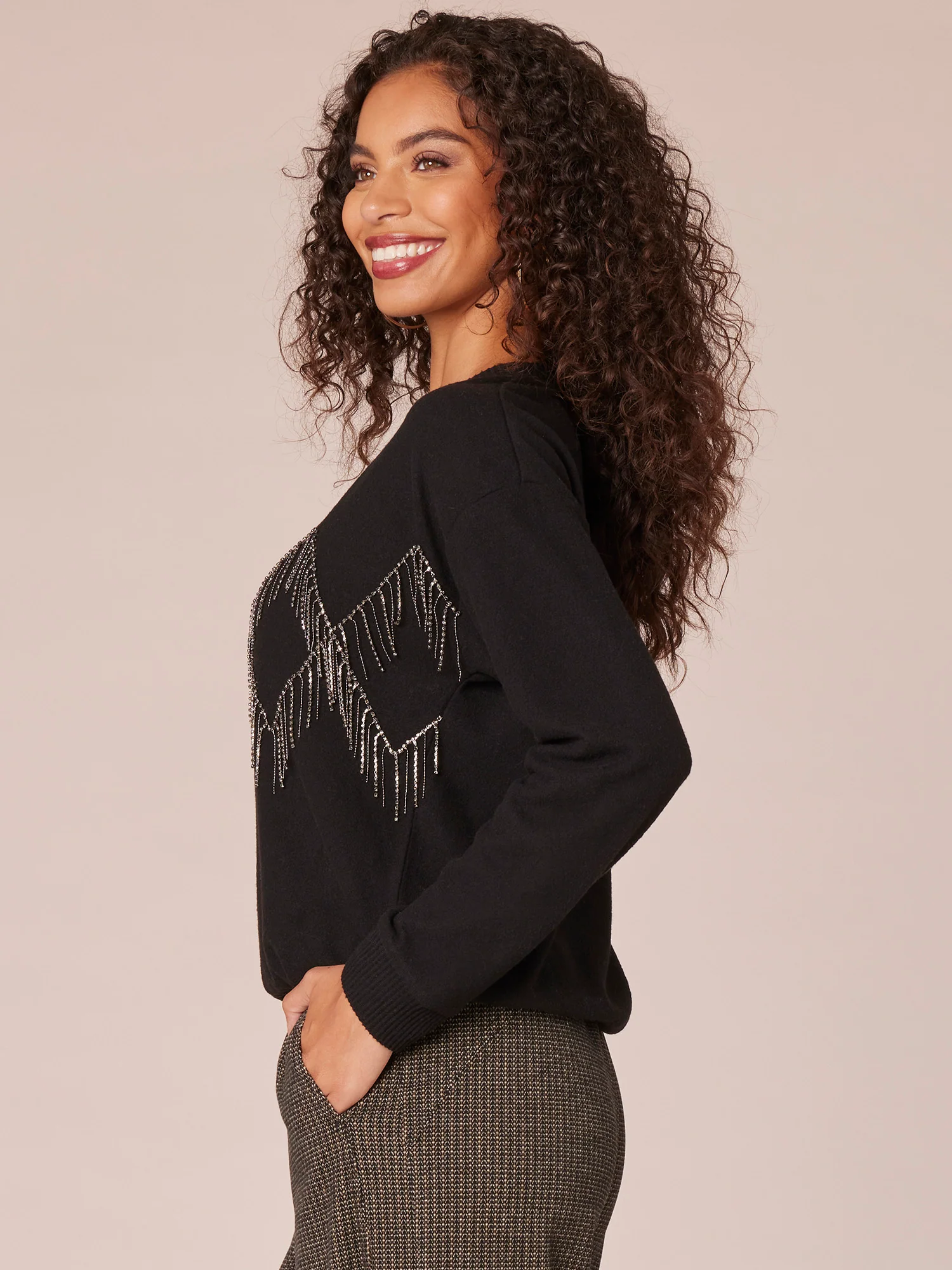 Long Sleeve Scoop Neck Rhinestone Fringe Motif Knit Top - Legahigh