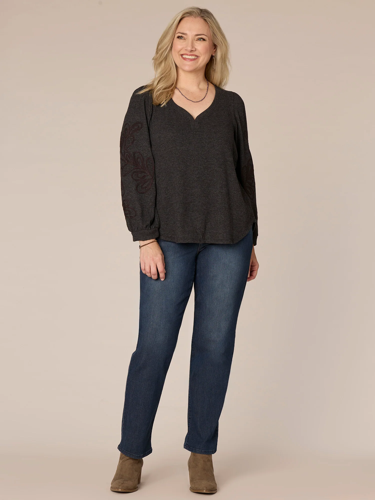 Long Blouson Sleeve Sweetheart Neck Shirtail Hem Plus Size Knit Top - Legahigh