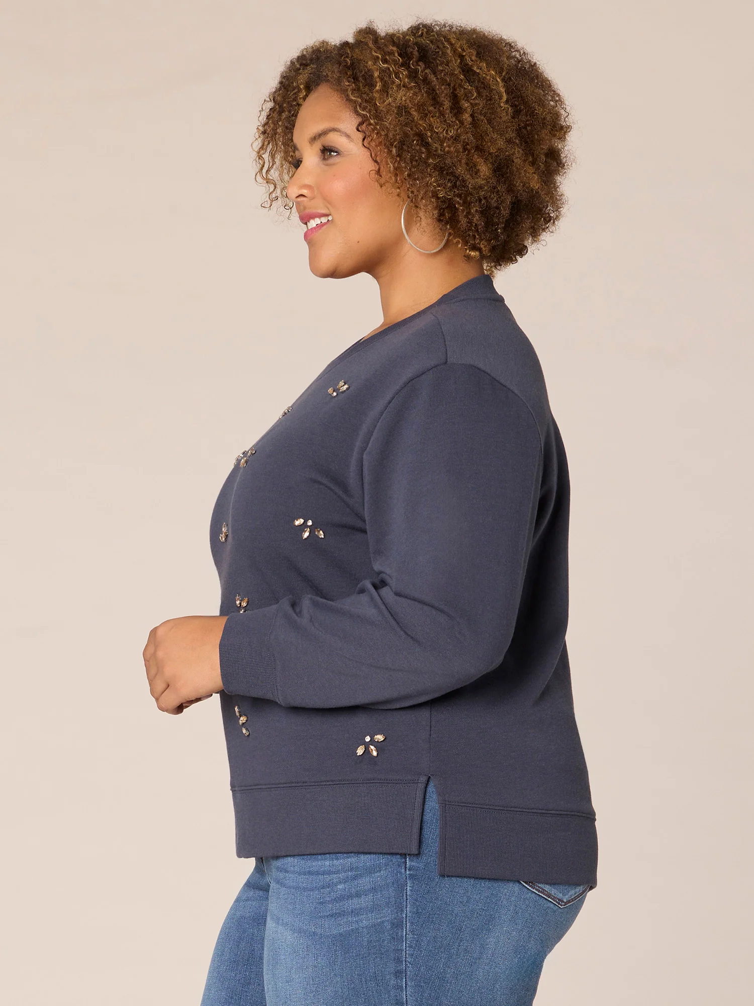 Long Sleeve Scoop Neck Rhinestone Detail Plus Size Knit Sweatshirt - Legahigh