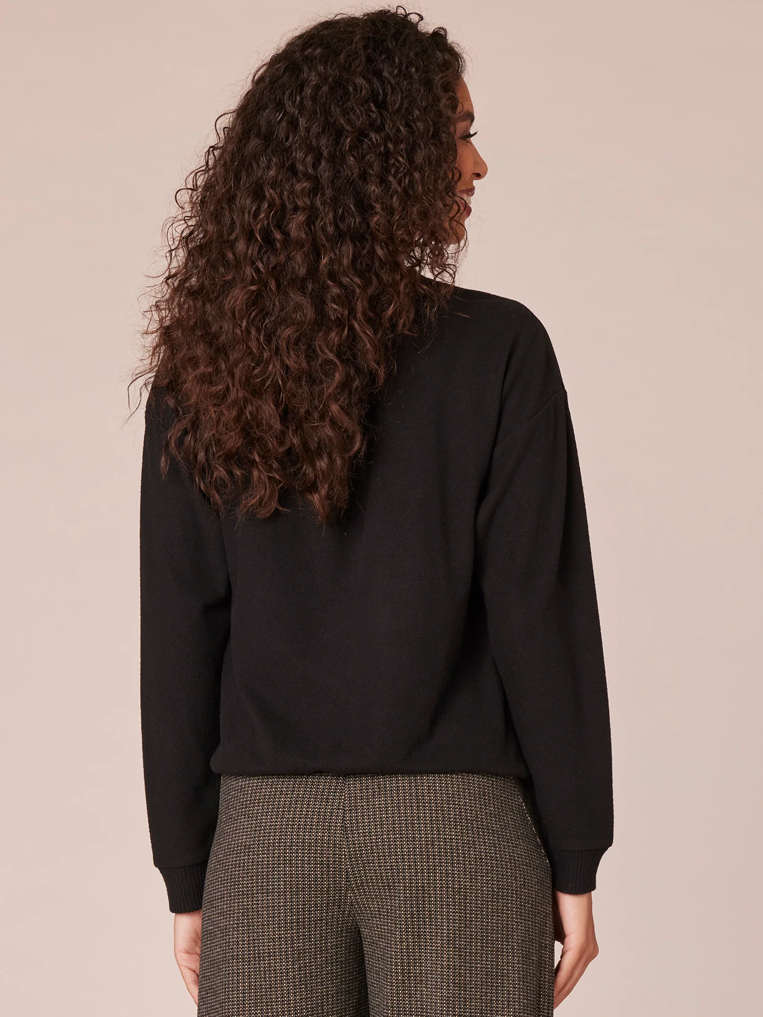 Long Sleeve Scoop Neck Rhinestone Fringe Motif Knit Top - Legahigh