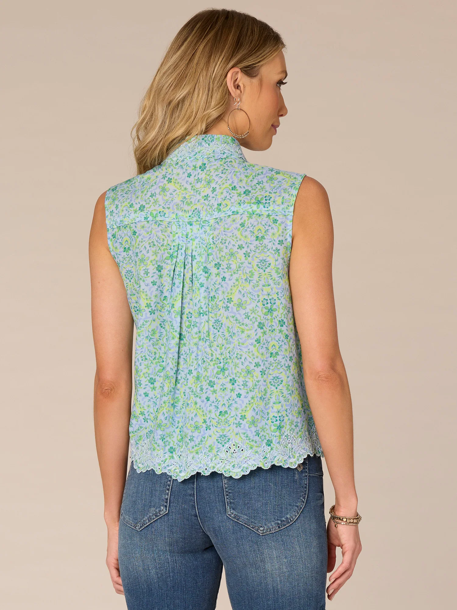 Sleeveless Collared Scallop Edge Half Placket Plus Size Woven Top - Legahigh