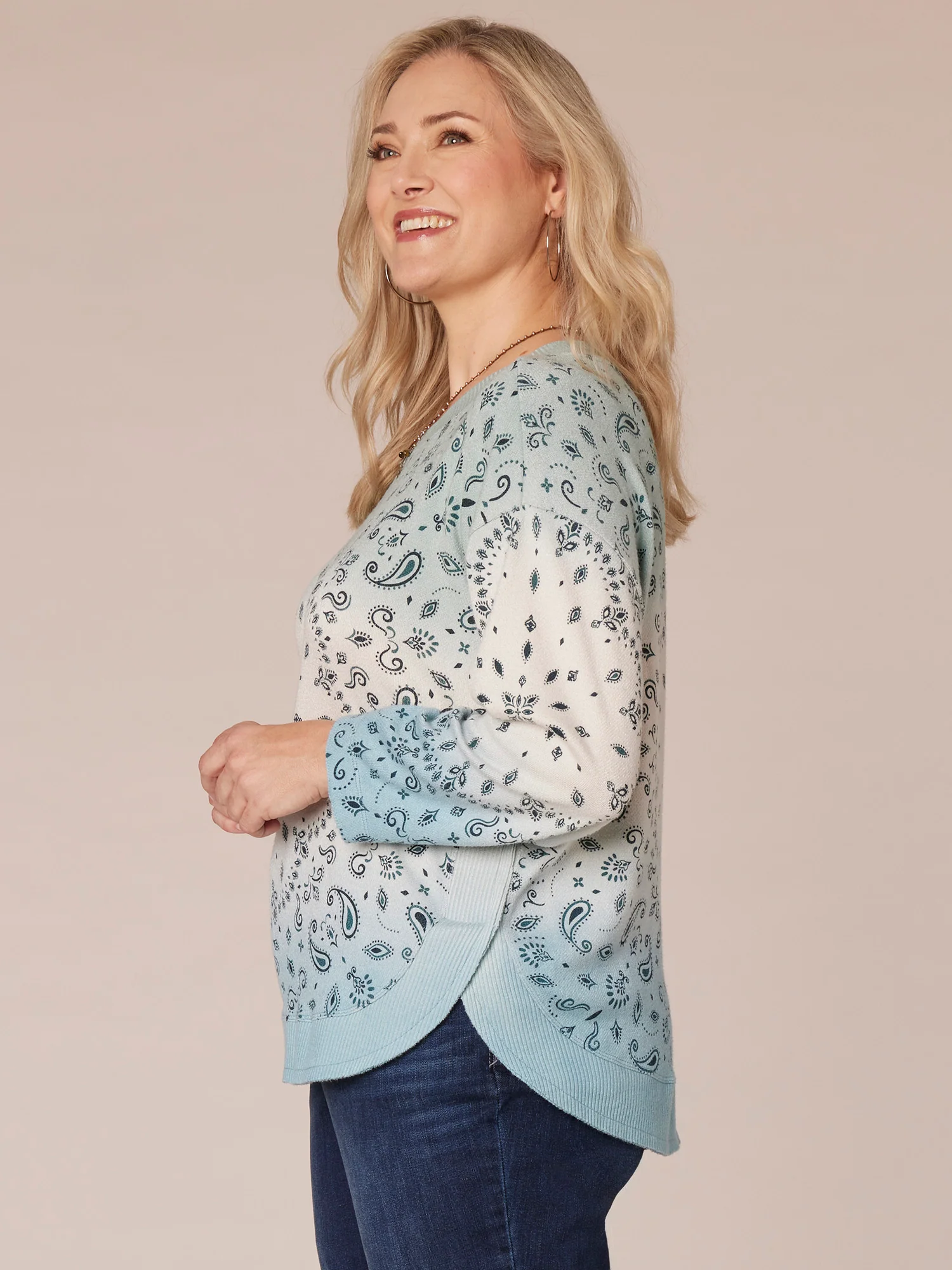 Long Sleeve Scoop Neck Ombre Placement Print Plus Size Knit Top - Legahigh