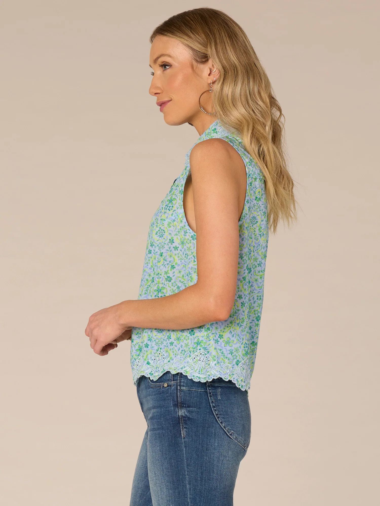 Sleeveless Collared Scallop Edge Half Placket Plus Size Woven Top - Legahigh