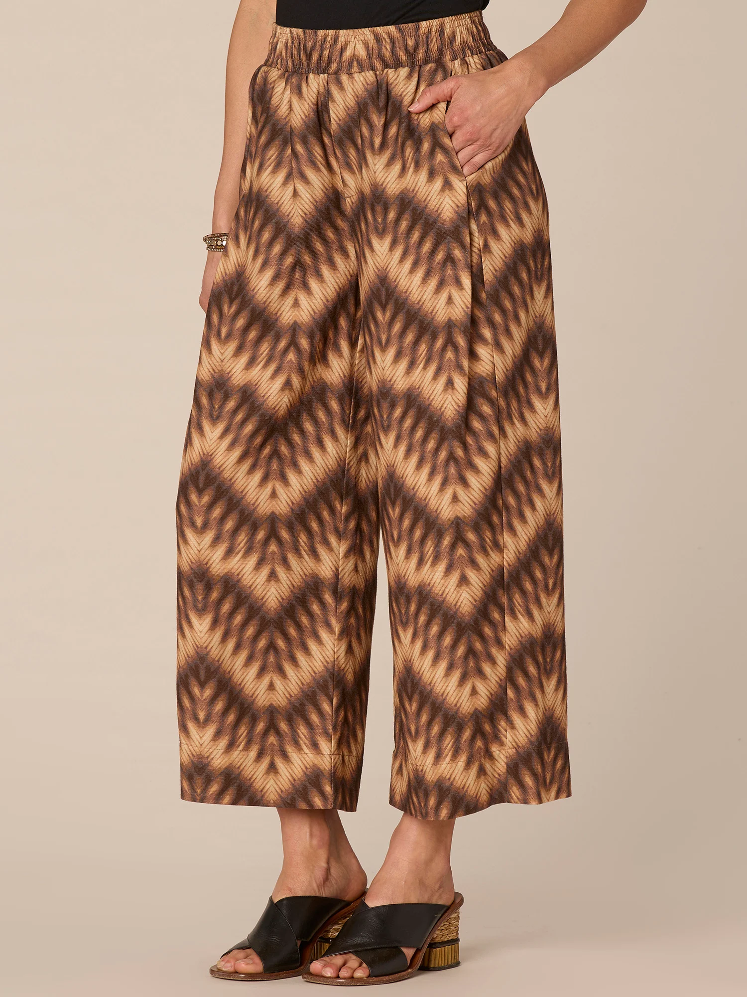 Skyrise Printed Wide Leg Cropped Glider with Pleating - Legahigh