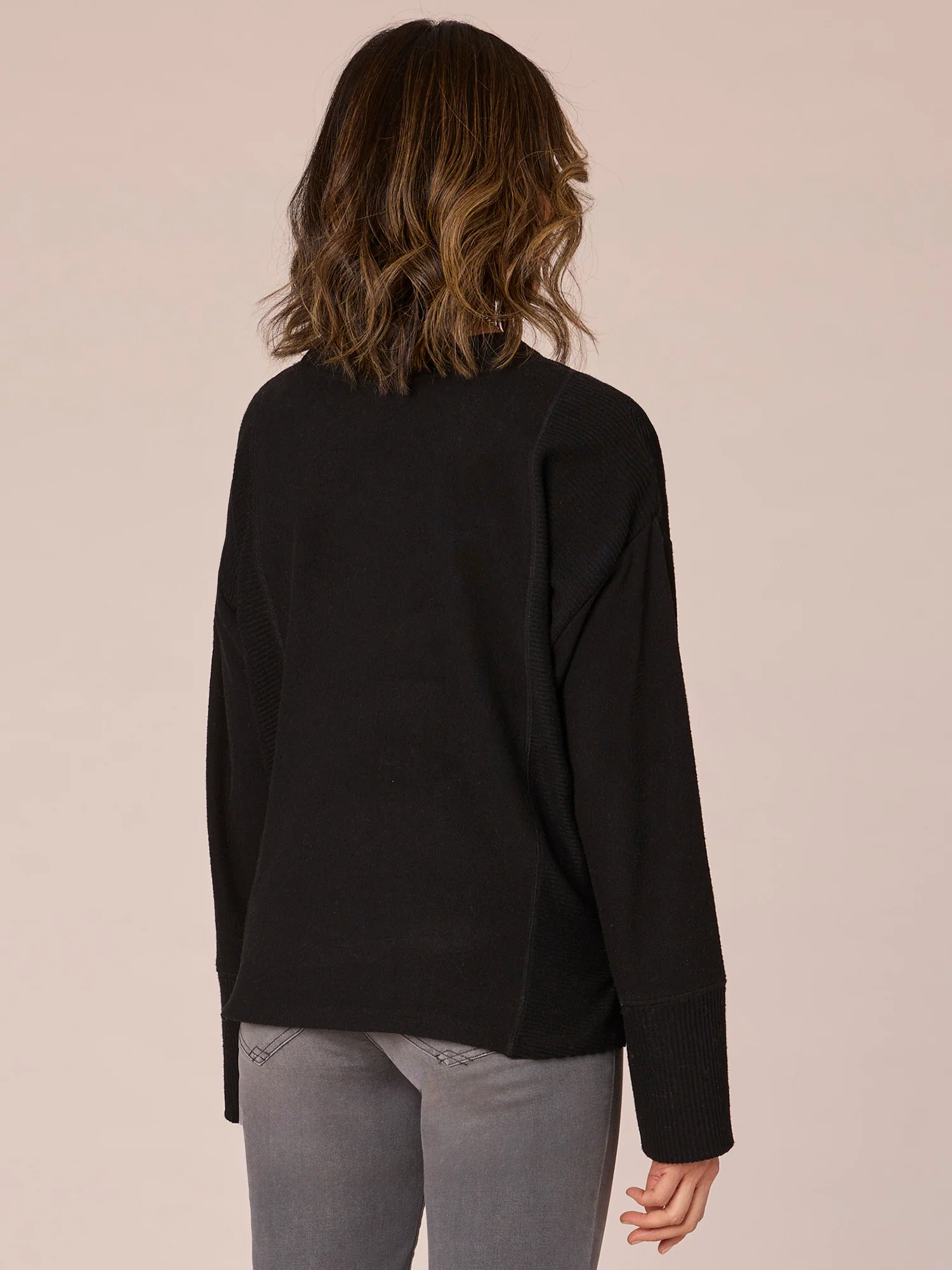 Straight Sleeve Scoop Neck Rhinestone Detail Hi-Low Petite Knit Top - Legahigh