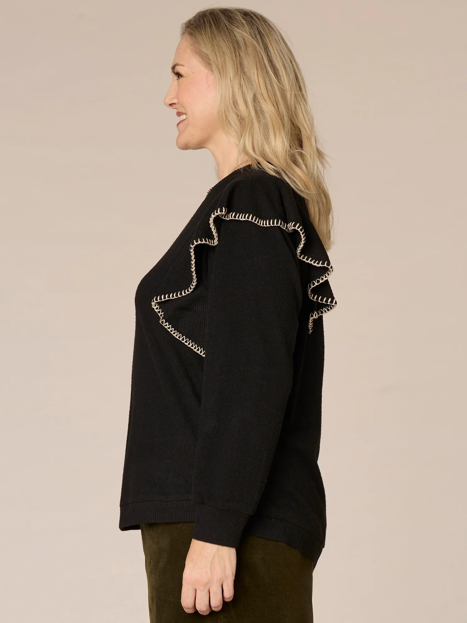 Long Sleeve Scoop Neck V-Placket Embroidered Plus Size Knit Top - Legahigh